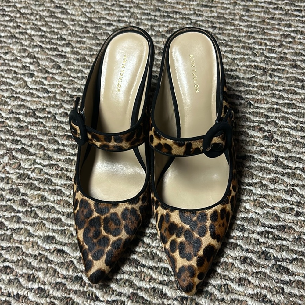 Ann Taylor Blaine Buckle Mule Pump size 6.5.Dyed Calf Hair